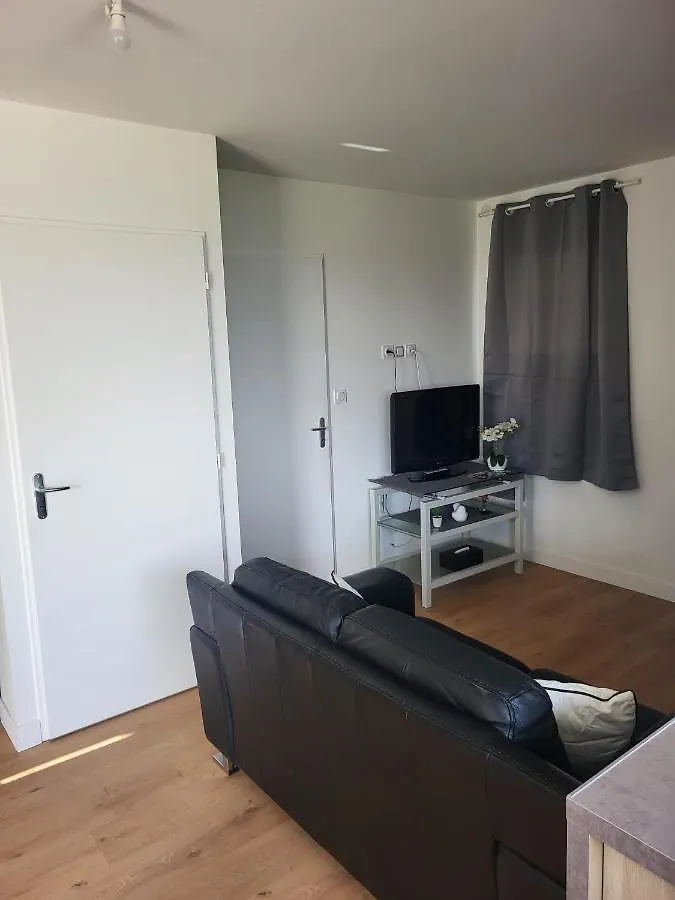 Maison A Hotel Saint-Jean-de-Thurigneux 0*,