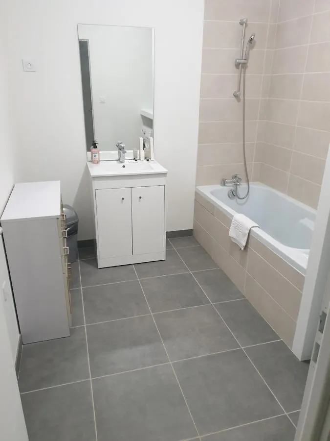 Guest house Maison A Hotel Saint-Jean-de-Thurigneux